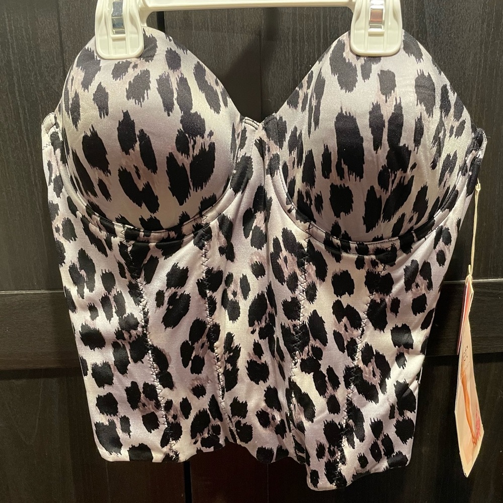 Exotic strapless Victoria’s Secret’s Bras